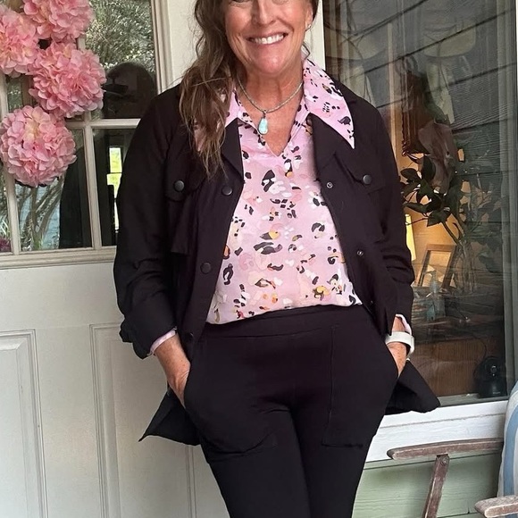 CAbi Pounce Blouse - Picture 3 of 15